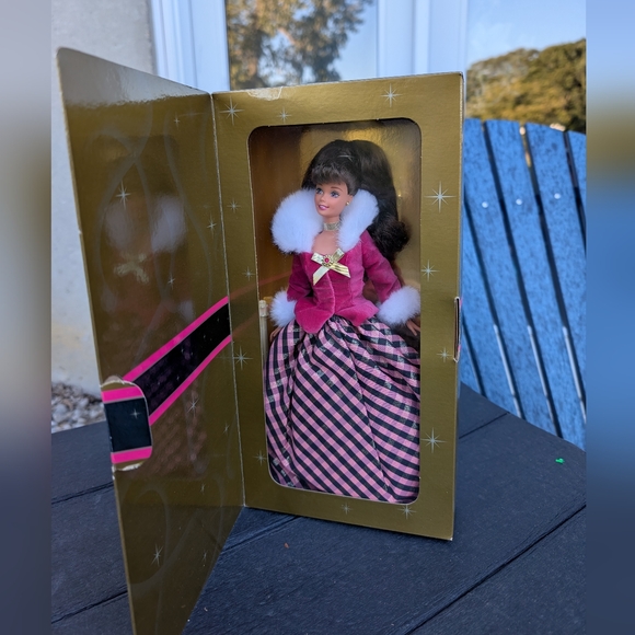 1996 Winter Rhapsody Barbie - Picture 3 of 5